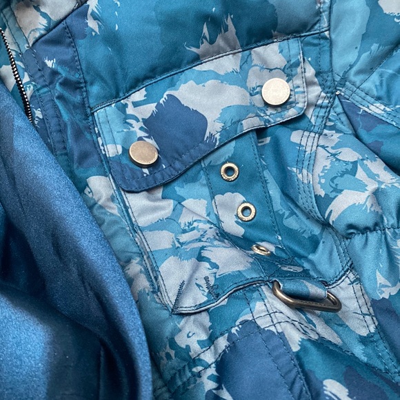 Obermeyer Leighton Insulated Jacket Teal Blue/Gray Floral 10 - Picture 3 of 12